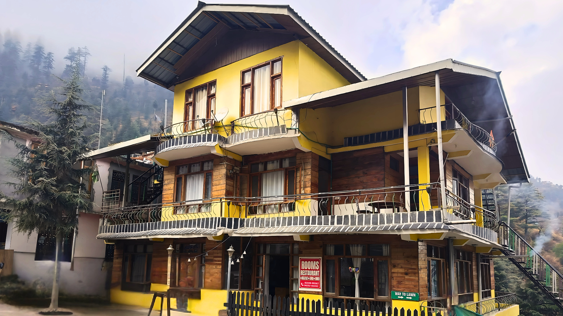 Undiscovered Mountains Hotel and Restaurant Kullu Himachal Pradesh, best tourist place in india.